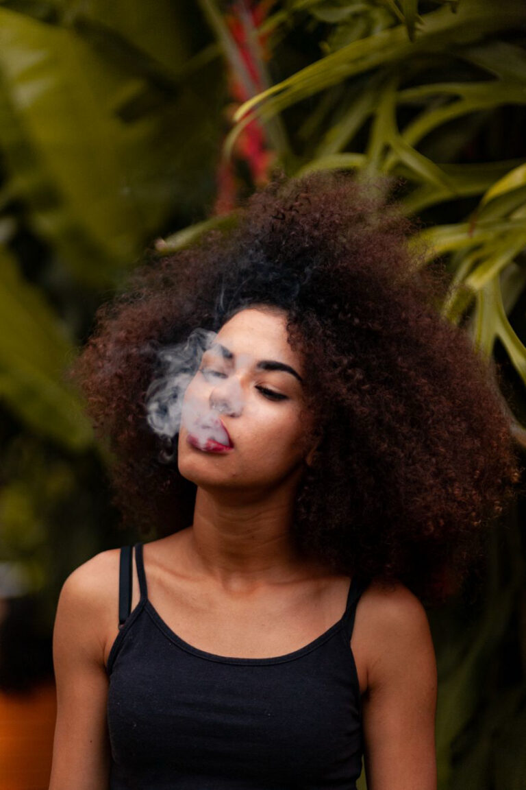 🌿 The Best Summer Cannabis Strains for Women